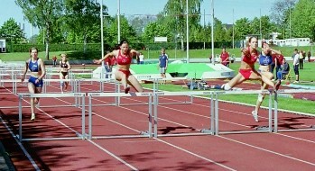 Zeitgleich strmten Mareike Peters und Doris Quack im 1. Lauf ins Ziel