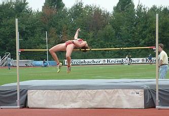 Auch Maike Wilden vom TSV Bayer Leverkusen zeigte im Hochsprung mit 1,69 m eine gute Leistung,