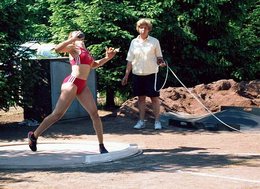 Natascha Rother beim Kugenstoen - 1